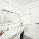 Superior A: Private Pool & Concierge *