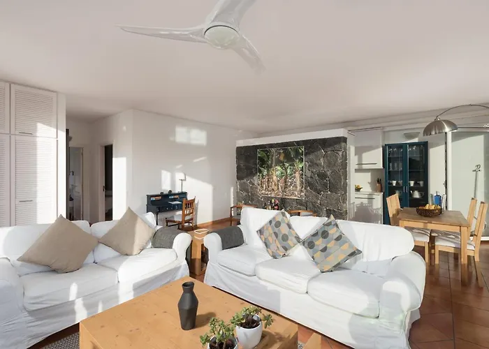 Superior A: Private Pool & Concierge Appartement